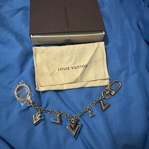 Authentic with COA
Louis Vuitton Jingle bag charm
New pre owned condition